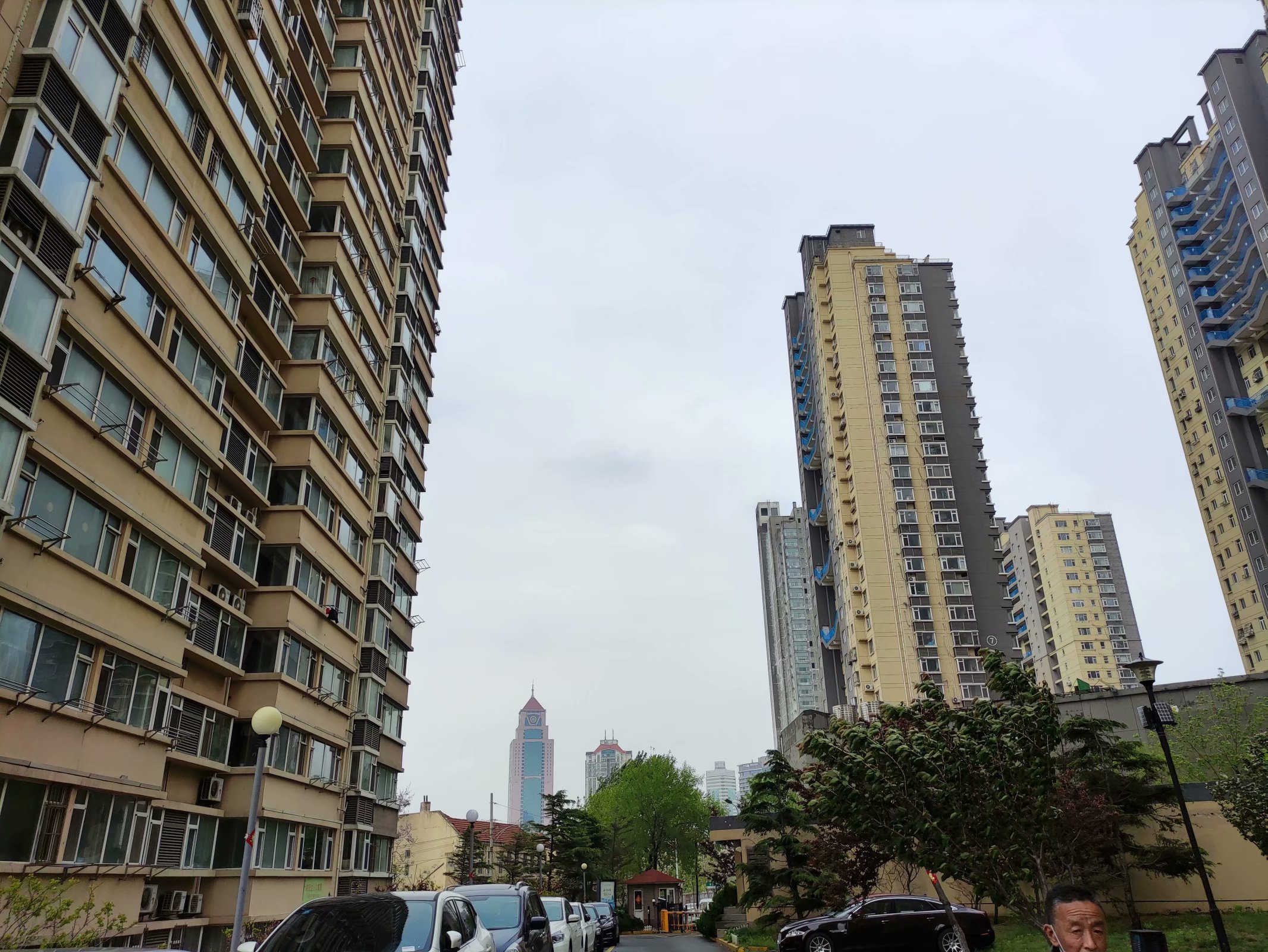 到住的地方啦，在老城区，离好吃的好玩的都很近